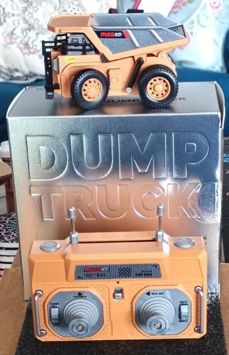 Click to view full screen 🚜 1/64 Premium Alloy Mini RC Construction Set – Forklift, Excavator & Dump Truck (FREE Shipping Today Only) photo review
